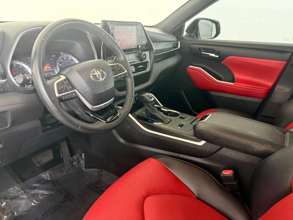 used 2022 Toyota Highlander car, priced at $28,398