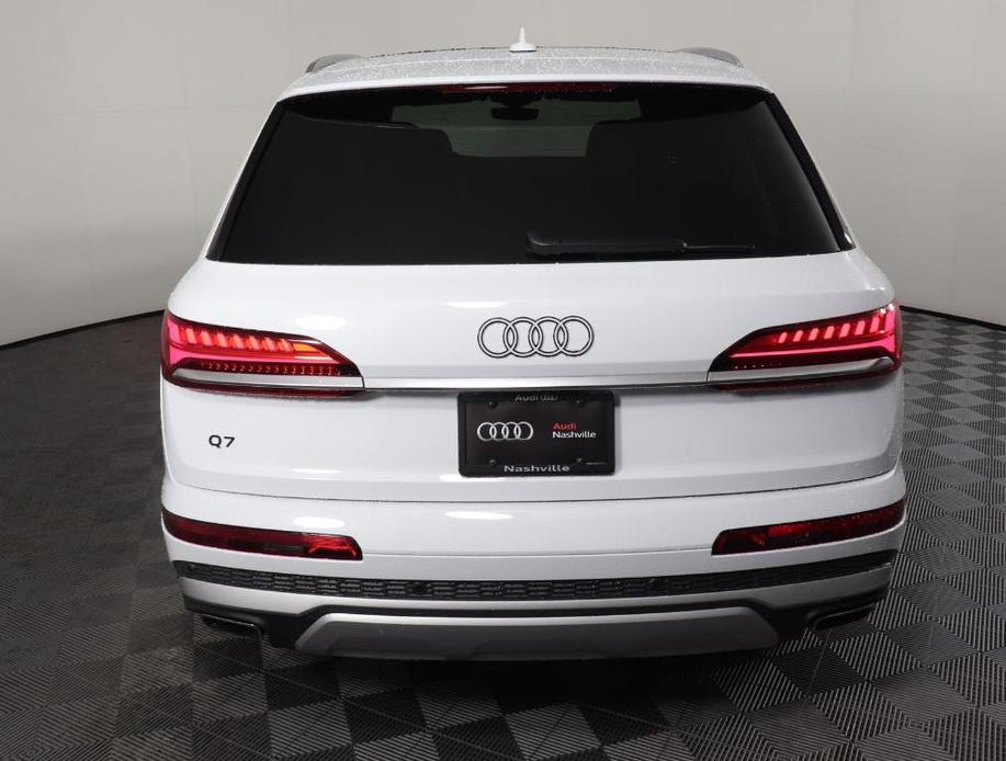 new 2025 Audi Q7 car, priced at $70,453