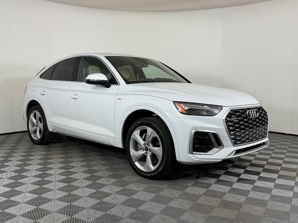 new 2025 Audi Q5 car, priced at $51,992