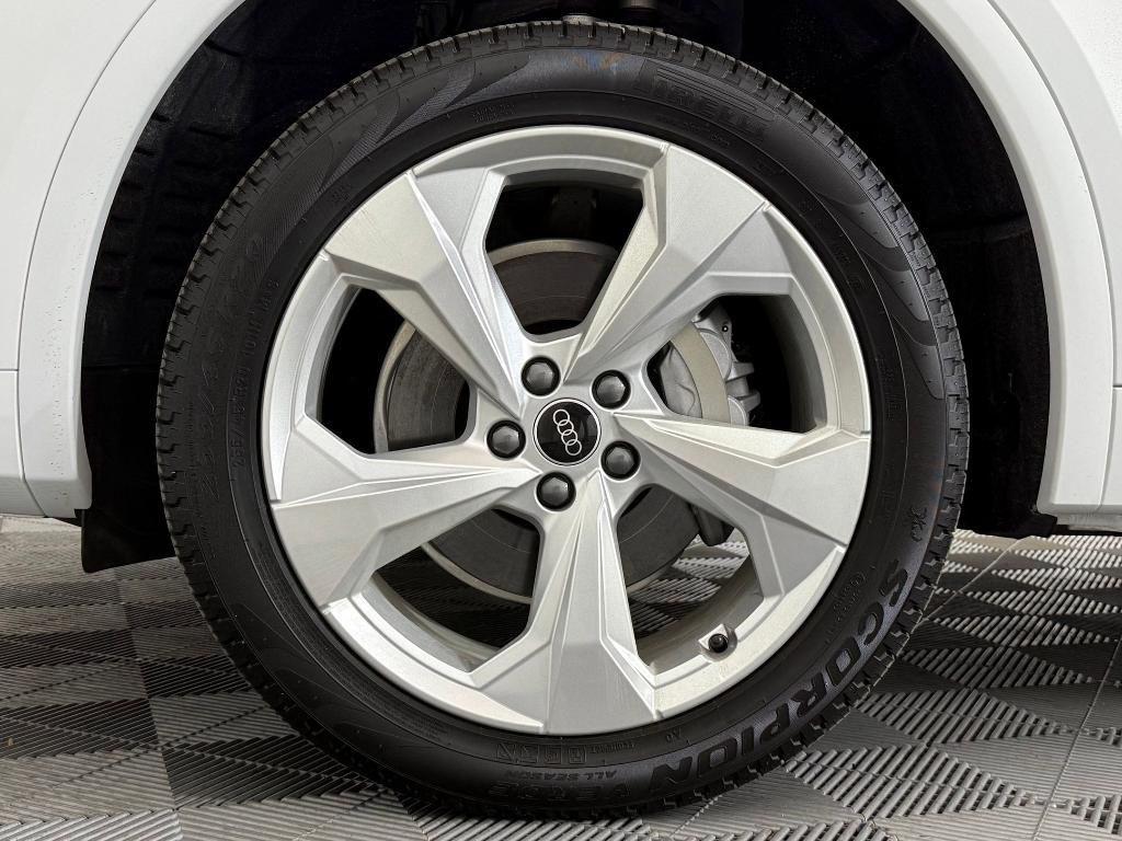 new 2025 Audi Q5 car, priced at $51,992
