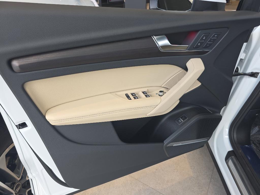 new 2025 Audi Q5 car, priced at $55,531
