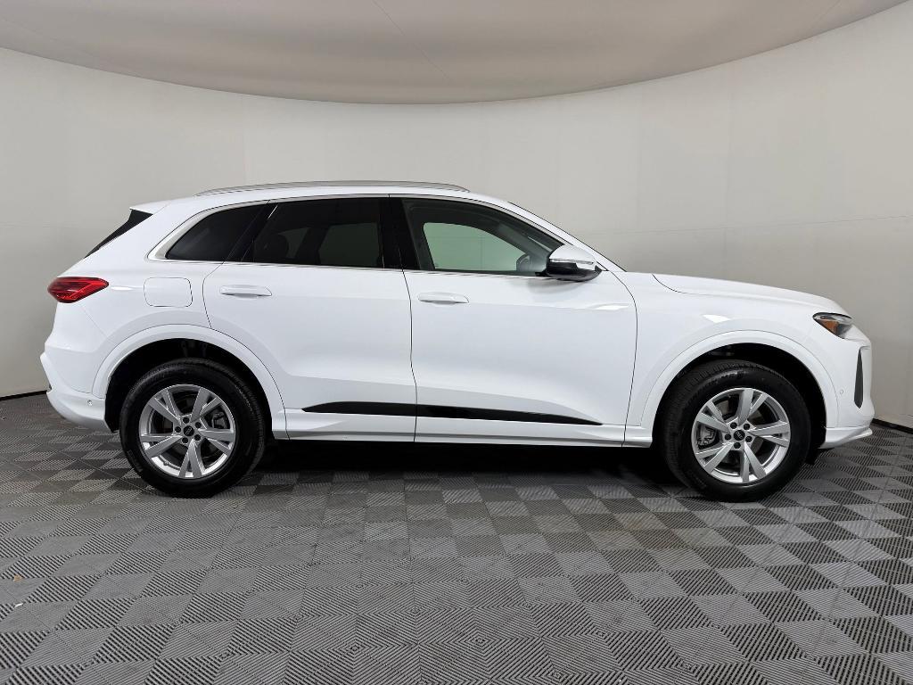 new 2025 Audi Q5 car, priced at $51,941