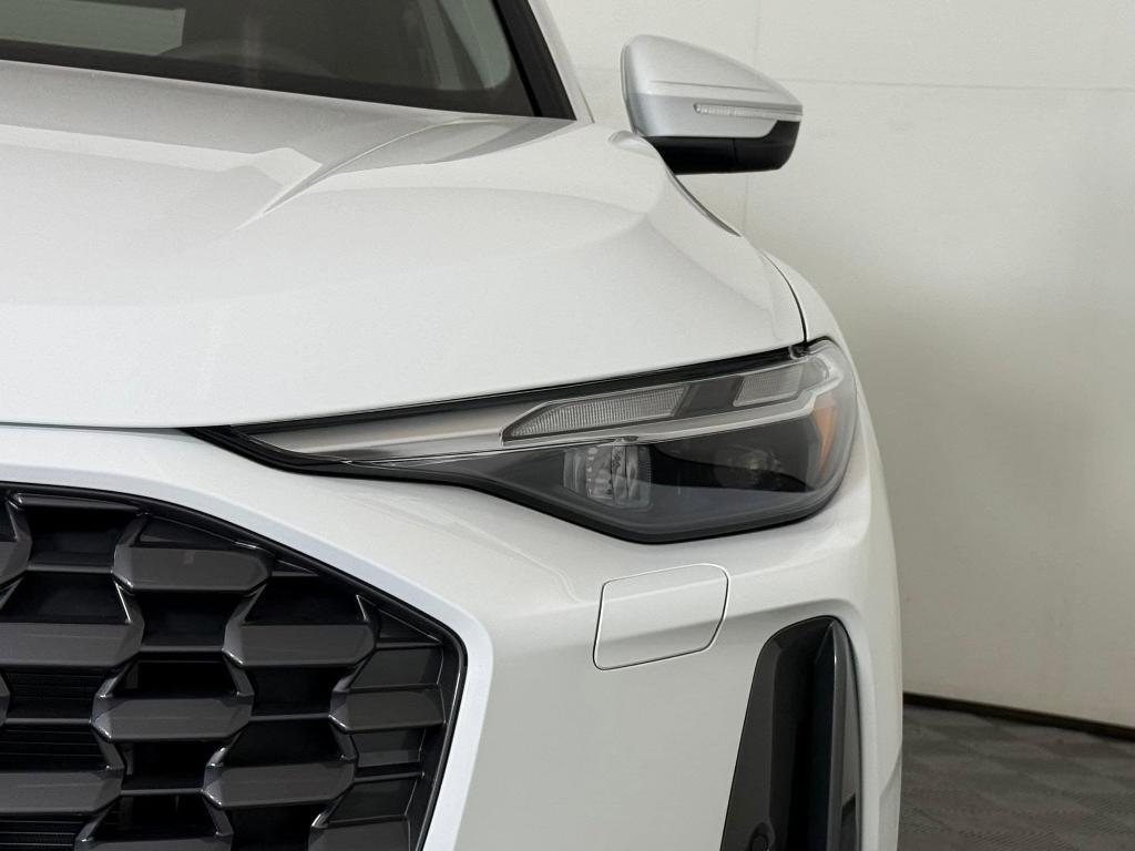 new 2025 Audi Q5 car, priced at $51,941