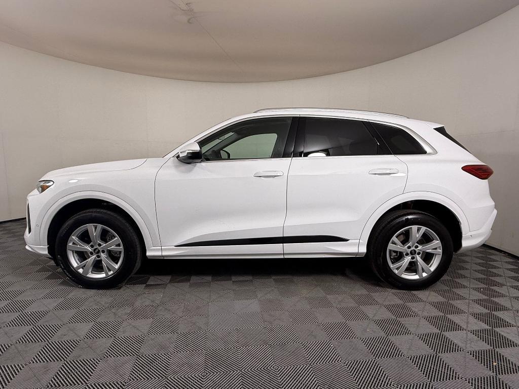 new 2025 Audi Q5 car, priced at $51,941