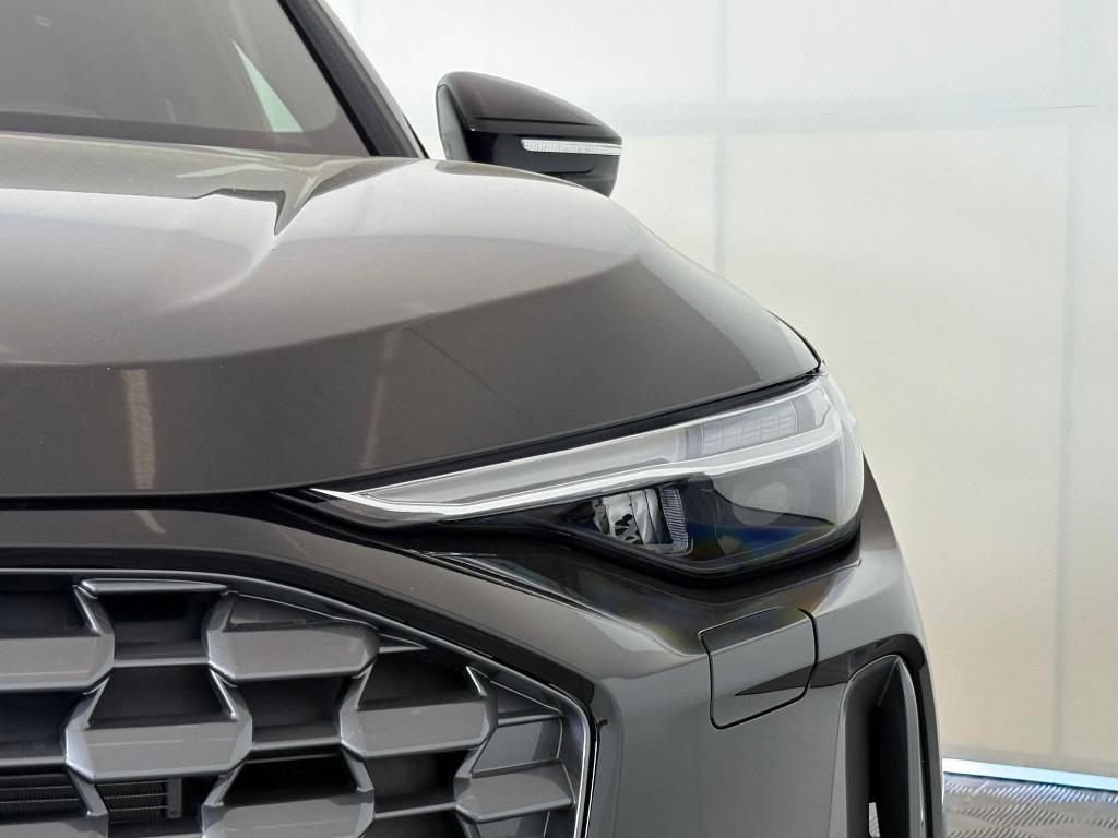 new 2025 Audi Q5 car, priced at $55,562