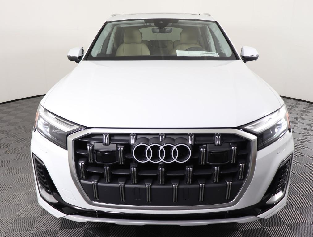 new 2025 Audi Q7 car, priced at $71,873
