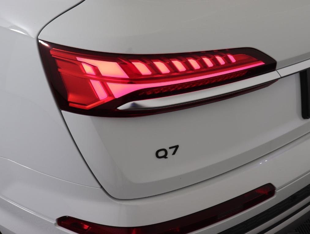 new 2025 Audi Q7 car, priced at $71,112