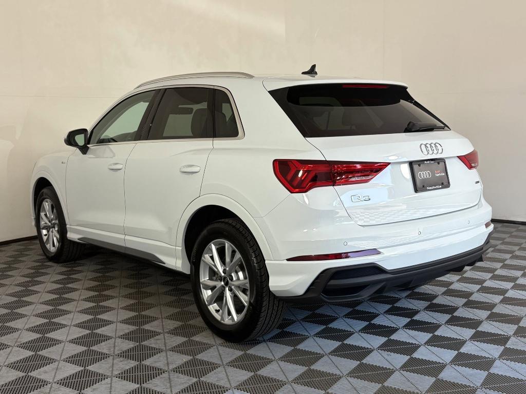 new 2025 Audi Q3 car, priced at $41,921