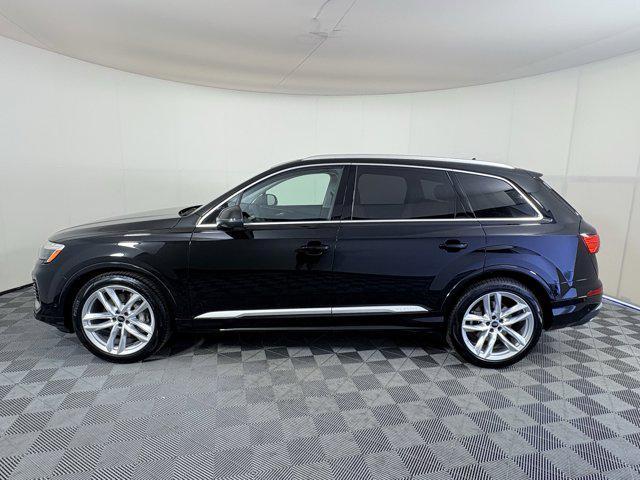 new 2025 Audi Q7 car, priced at $72,451
