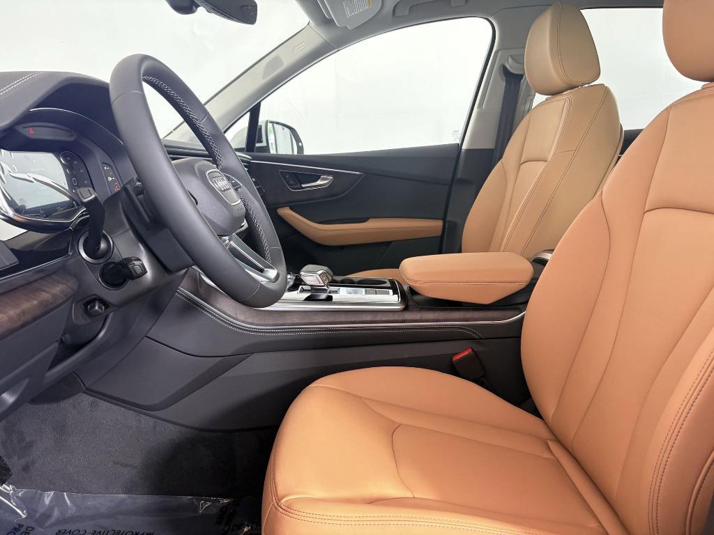 new 2025 Audi Q7 car, priced at $68,252
