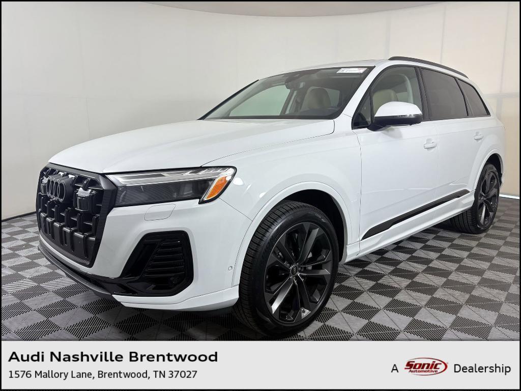 new 2025 Audi Q7 car, priced at $70,081