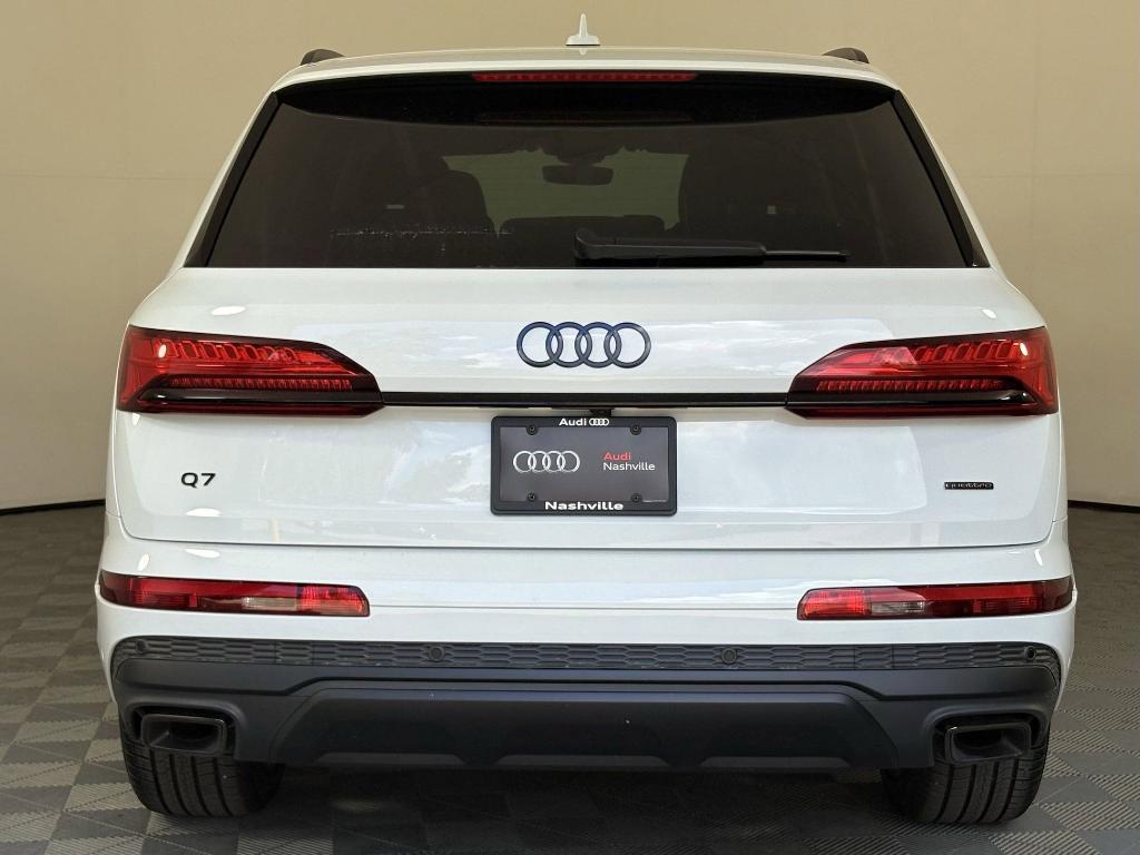 new 2025 Audi Q7 car, priced at $68,252