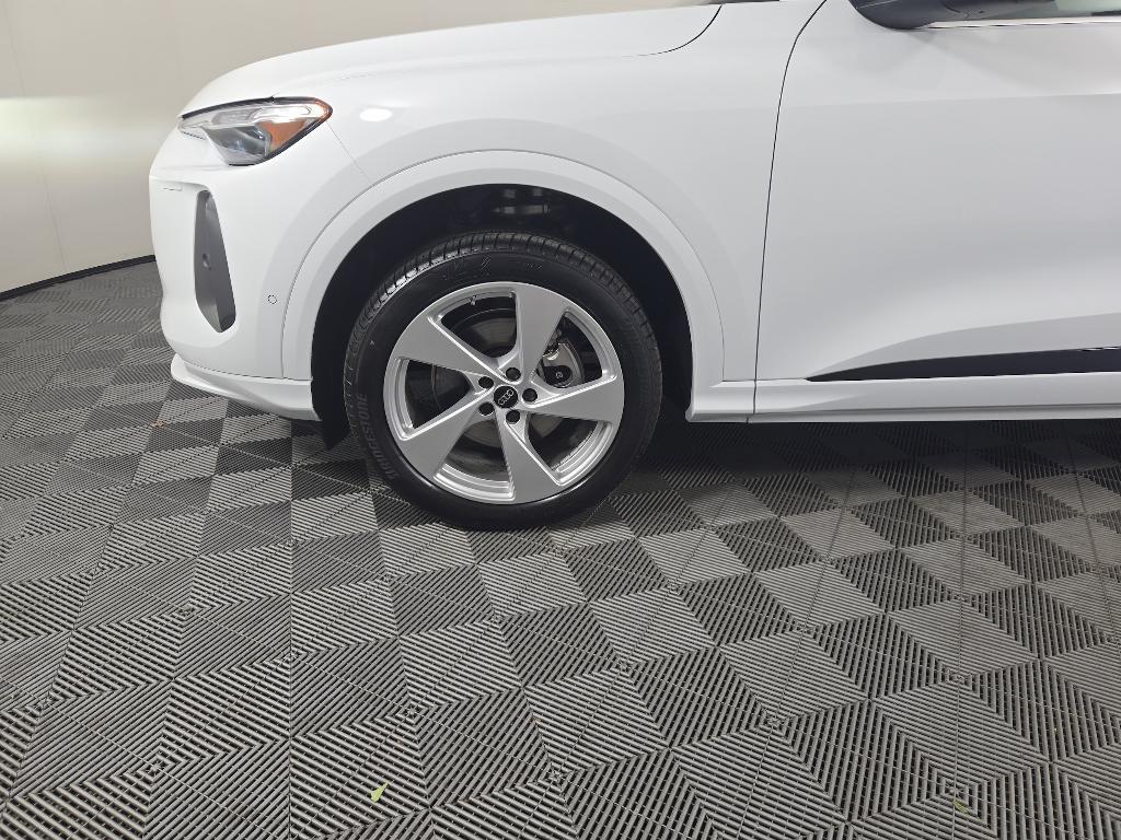 new 2025 Audi Q5 car, priced at $59,751