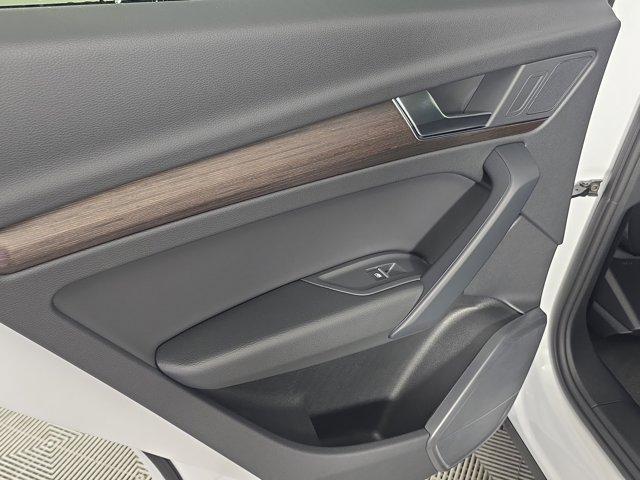 new 2025 Audi Q5 car, priced at $46,671