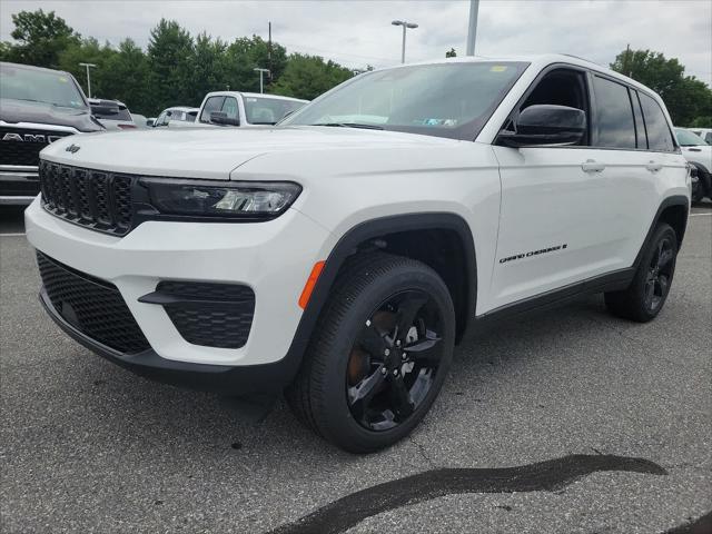 new 2024 Jeep Grand Cherokee car, priced at $45,103