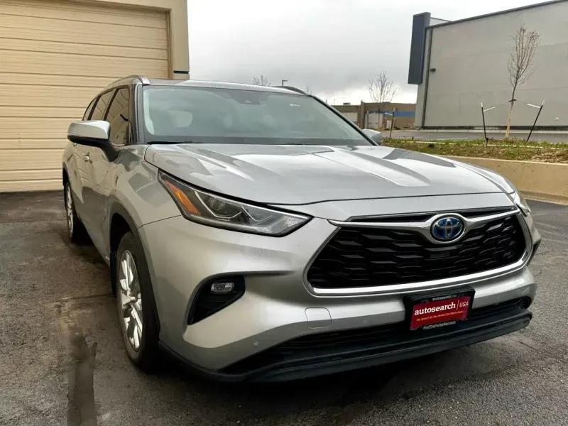 used 2023 Toyota Highlander Hybrid car, priced at $50,697