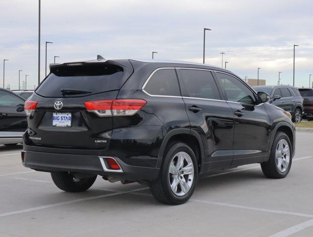 used 2018 Toyota Highlander car, priced at $24,988