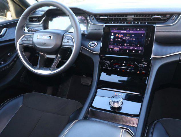 used 2025 Jeep Grand Cherokee car, priced at $35,988