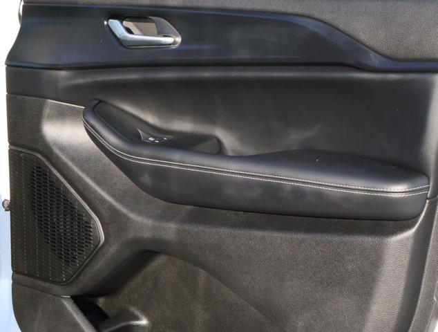 used 2025 Jeep Grand Cherokee car, priced at $35,988