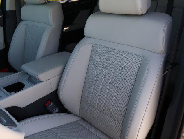 used 2025 Hyundai Santa Fe car, priced at $30,988