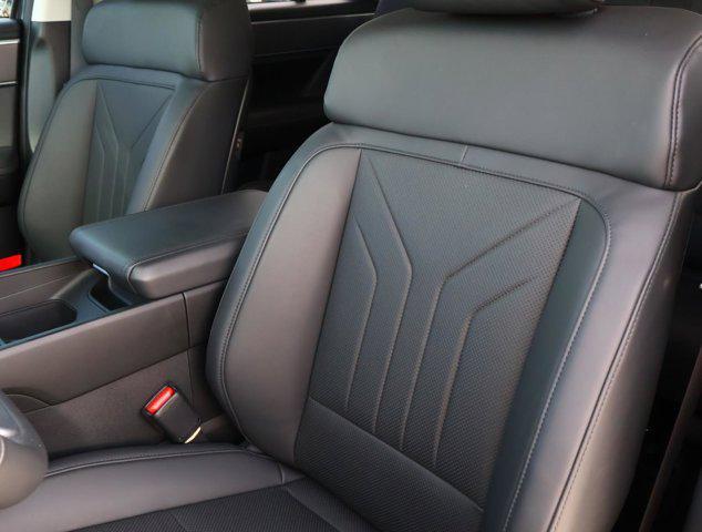used 2025 Hyundai Santa Fe car, priced at $31,988