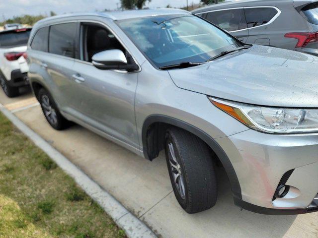 used 2018 Toyota Highlander car, priced at $21,988