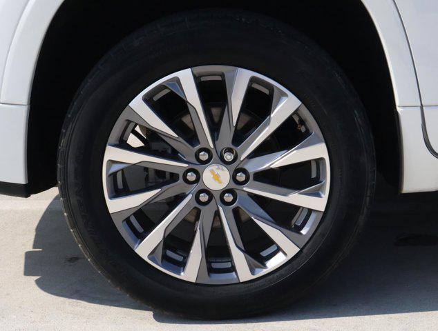 used 2023 Chevrolet Traverse car, priced at $32,588