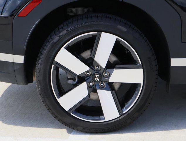 used 2025 Hyundai Santa Fe car, priced at $39,588