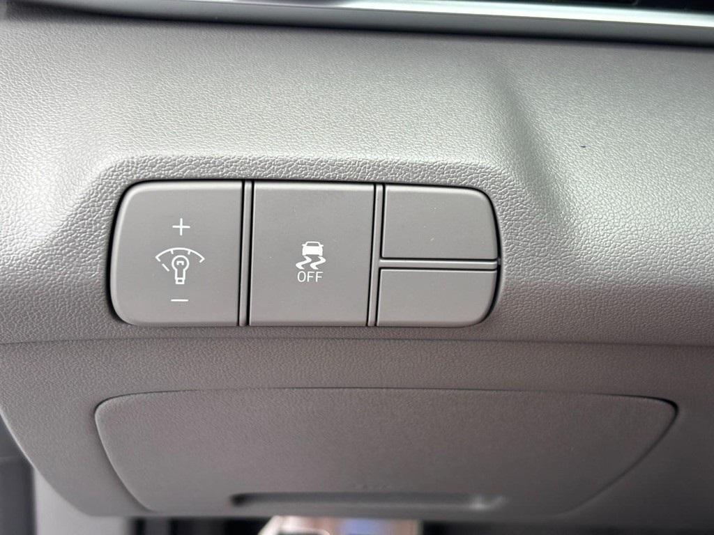 new 2025 Hyundai Elantra car, priced at $23,944