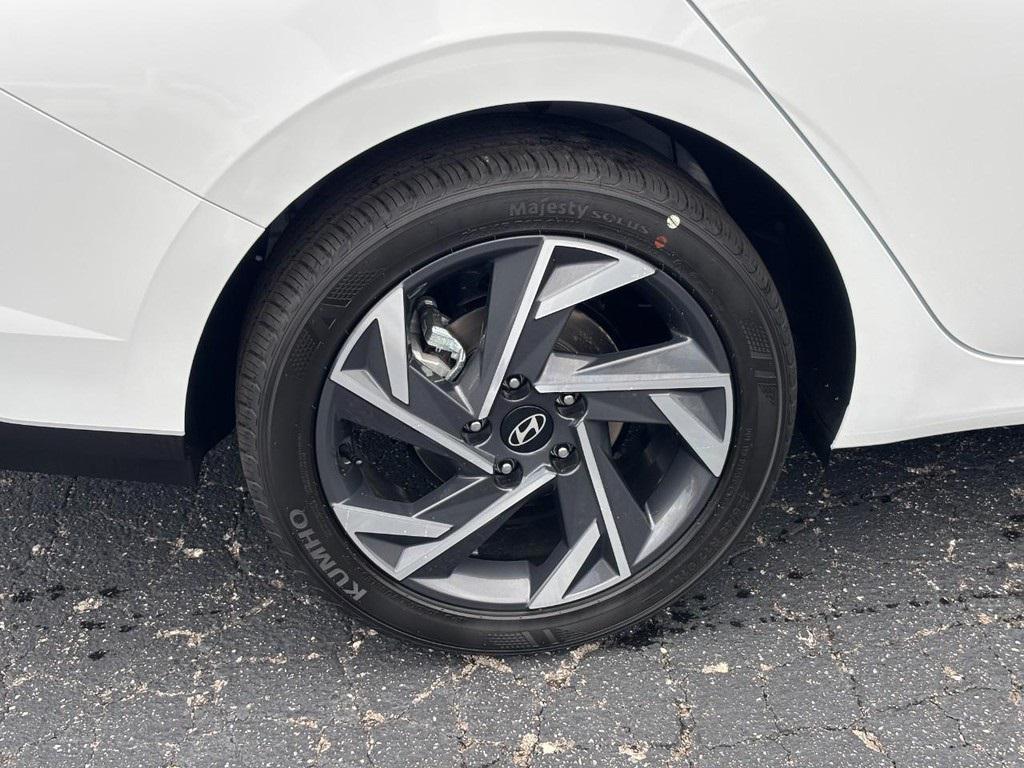 new 2025 Hyundai Elantra car, priced at $23,944