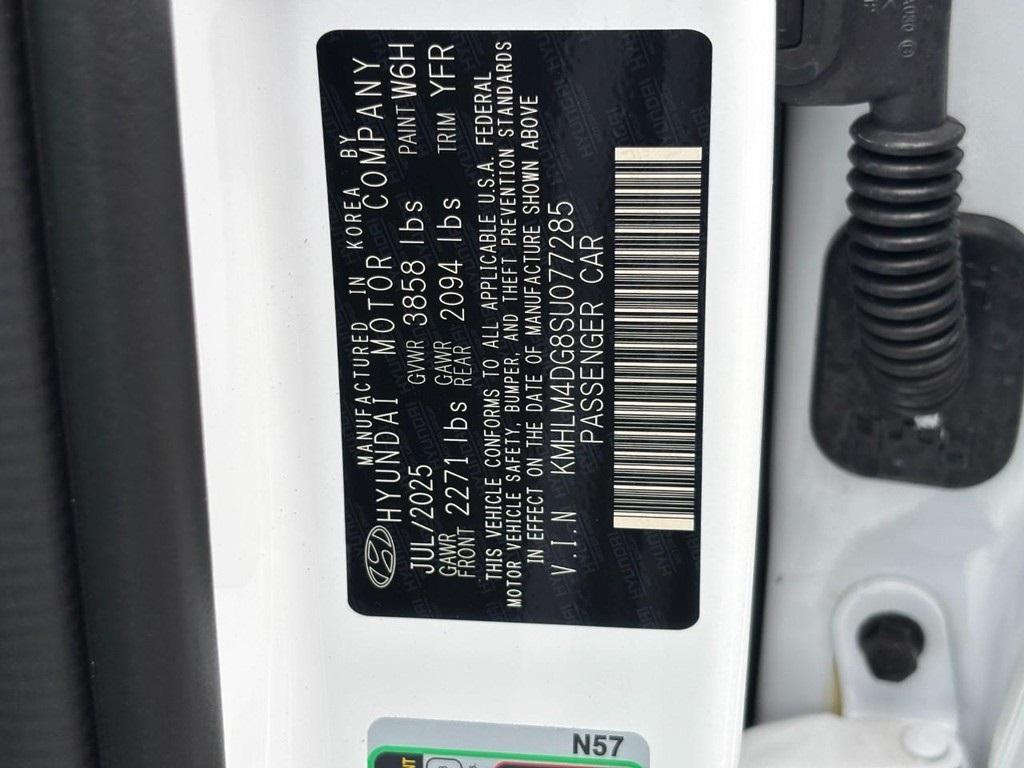 new 2025 Hyundai Elantra car, priced at $23,944