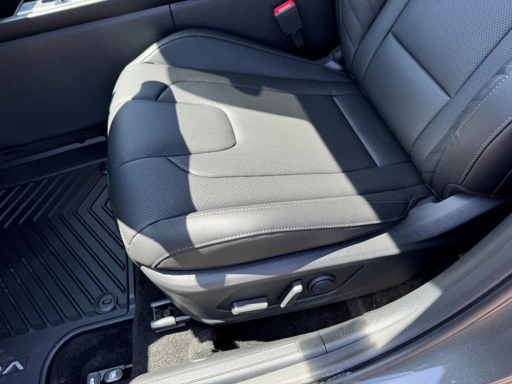 new 2025 Hyundai ELANTRA HEV car, priced at $30,584