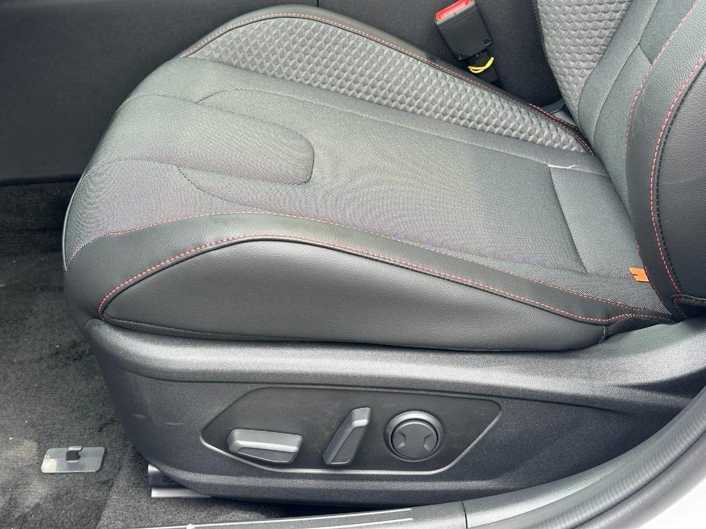 new 2025 Hyundai Elantra car, priced at $30,036