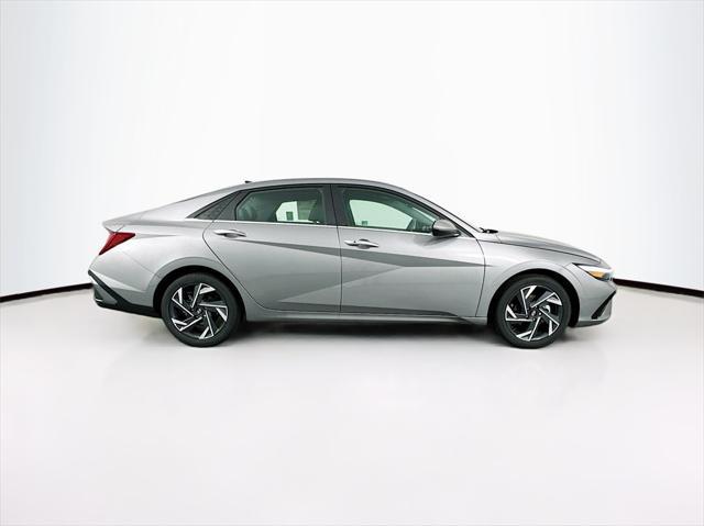 new 2024 Hyundai Elantra car, priced at $24,558