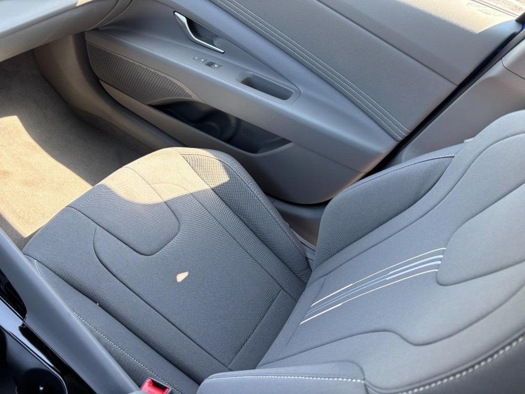 new 2025 Hyundai ELANTRA HEV car, priced at $28,404