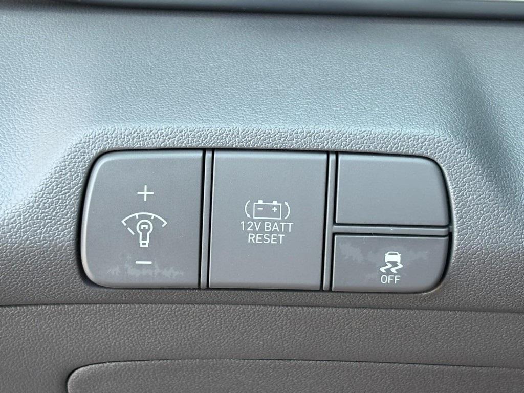 new 2025 Hyundai ELANTRA HEV car, priced at $28,404