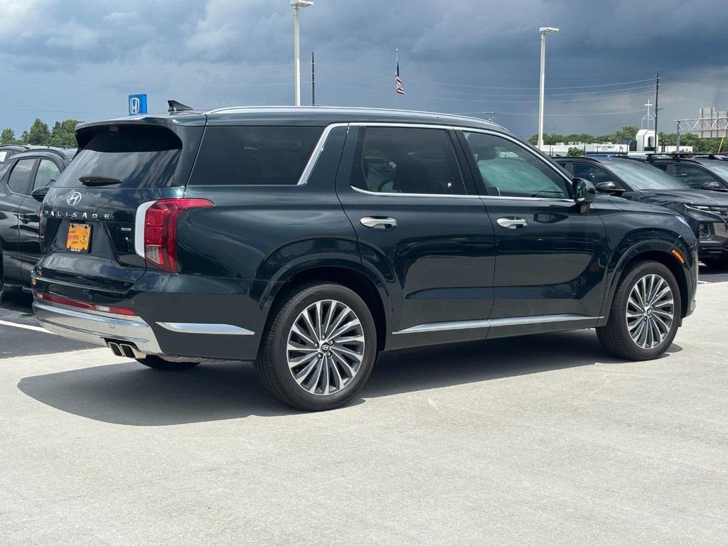 used 2024 Hyundai Palisade car, priced at $47,077