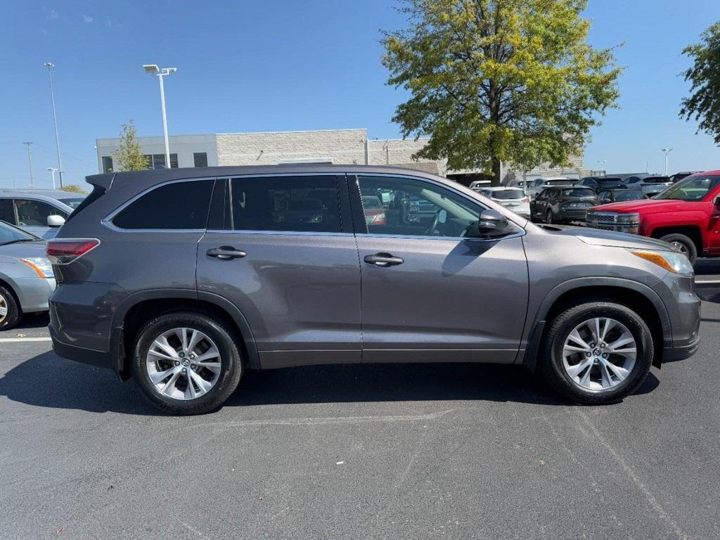 used 2016 Toyota Highlander car, priced at $16,977