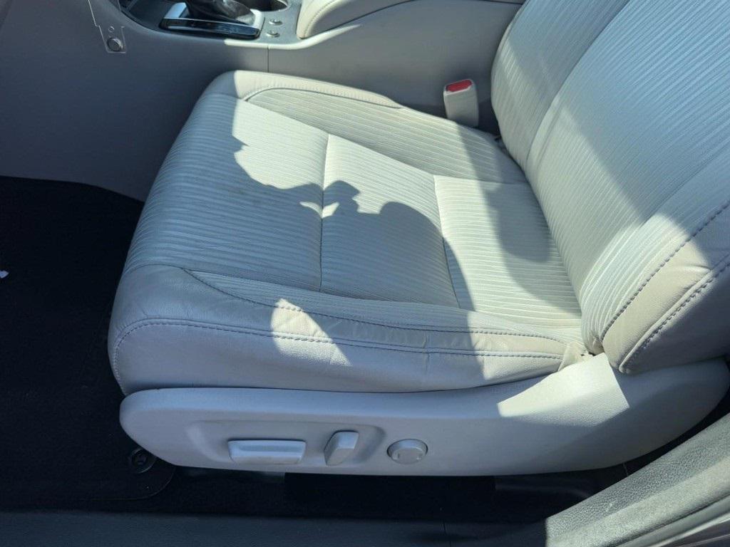 used 2016 Toyota Highlander car, priced at $16,977