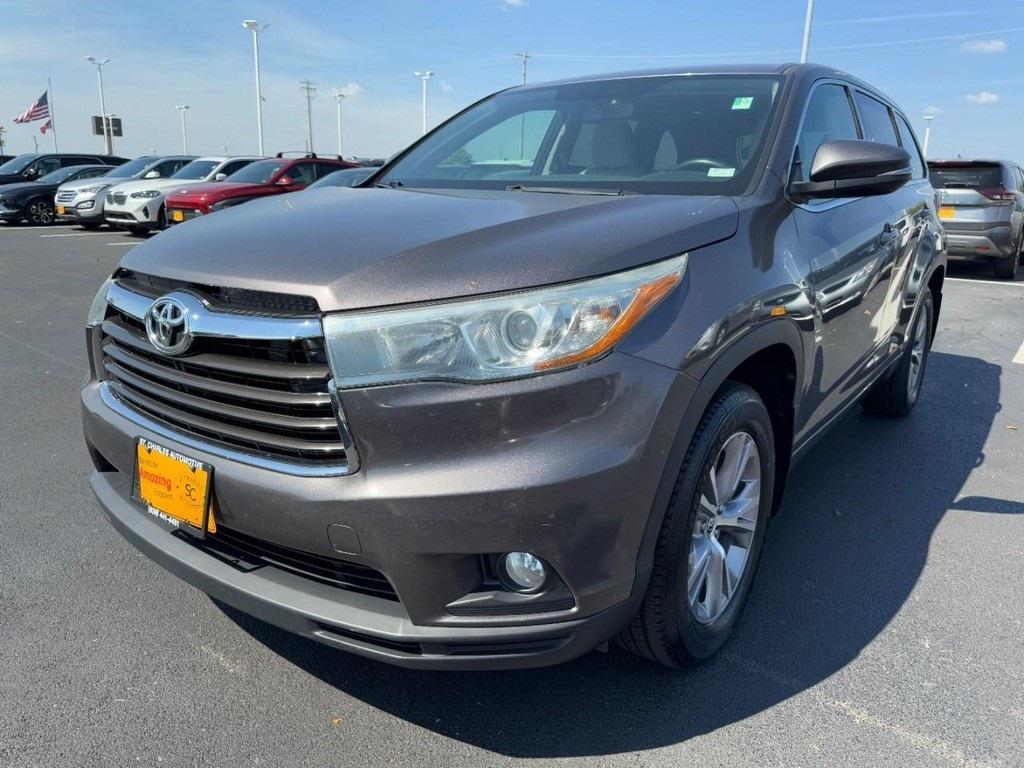 used 2016 Toyota Highlander car, priced at $16,977