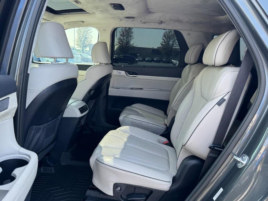 used 2024 Hyundai Palisade car, priced at $39,877