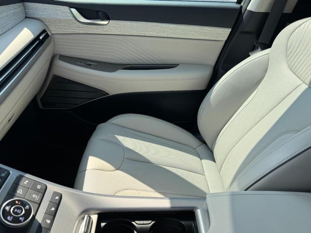 used 2024 Hyundai Palisade car, priced at $39,877