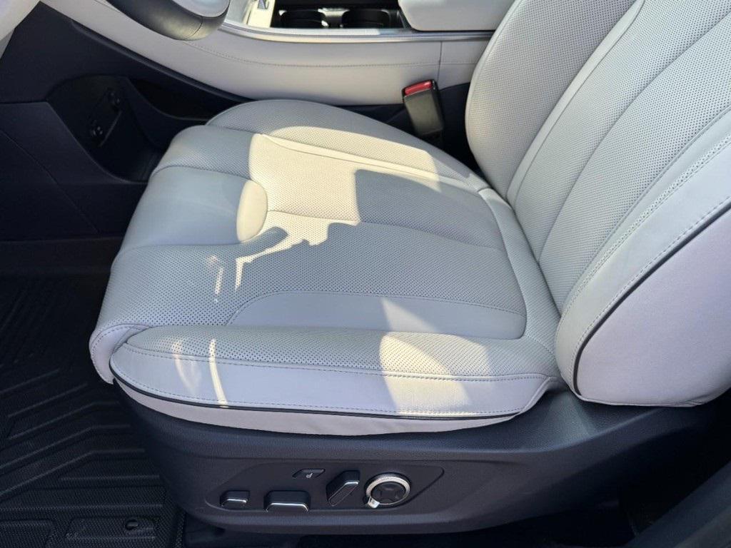 used 2024 Hyundai Palisade car, priced at $39,877