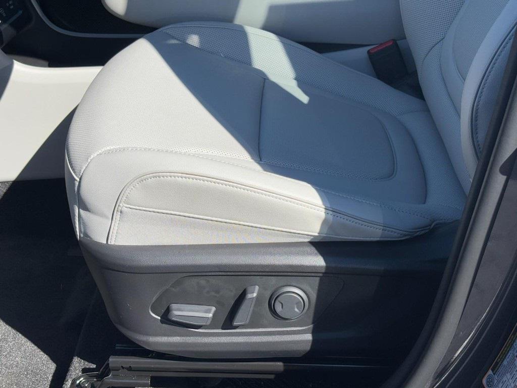 new 2025 Hyundai TUCSON Hybrid car, priced at $42,030