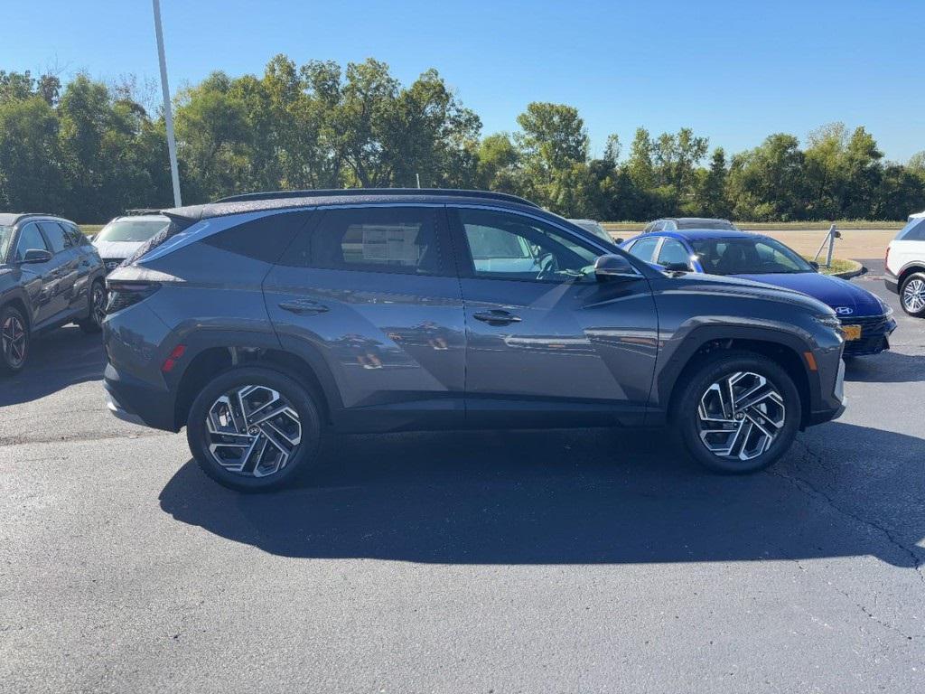 new 2025 Hyundai TUCSON Hybrid car, priced at $42,030