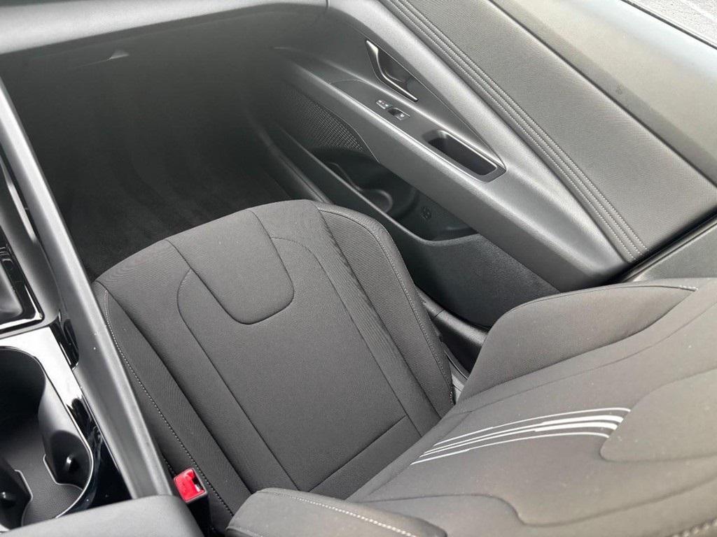 new 2025 Hyundai ELANTRA HEV car, priced at $27,600