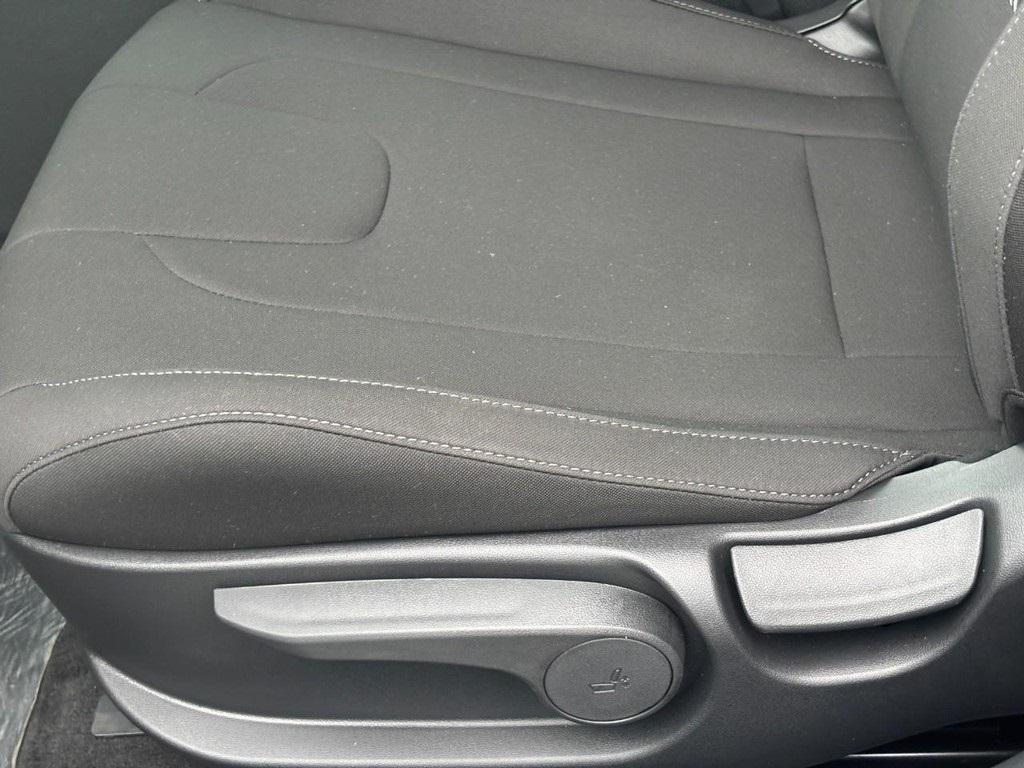 new 2025 Hyundai ELANTRA HEV car, priced at $27,600