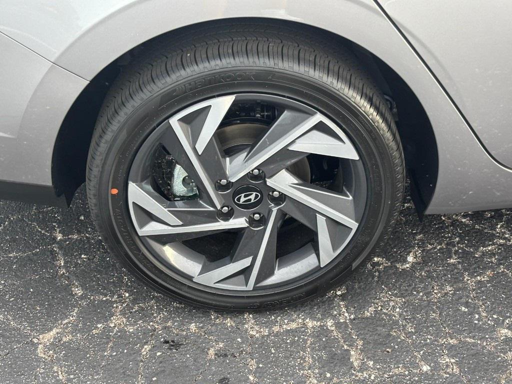 new 2025 Hyundai ELANTRA HEV car, priced at $27,600