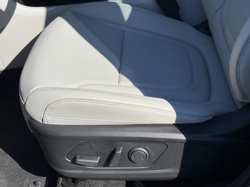 new 2025 Hyundai TUCSON Hybrid car, priced at $42,818
