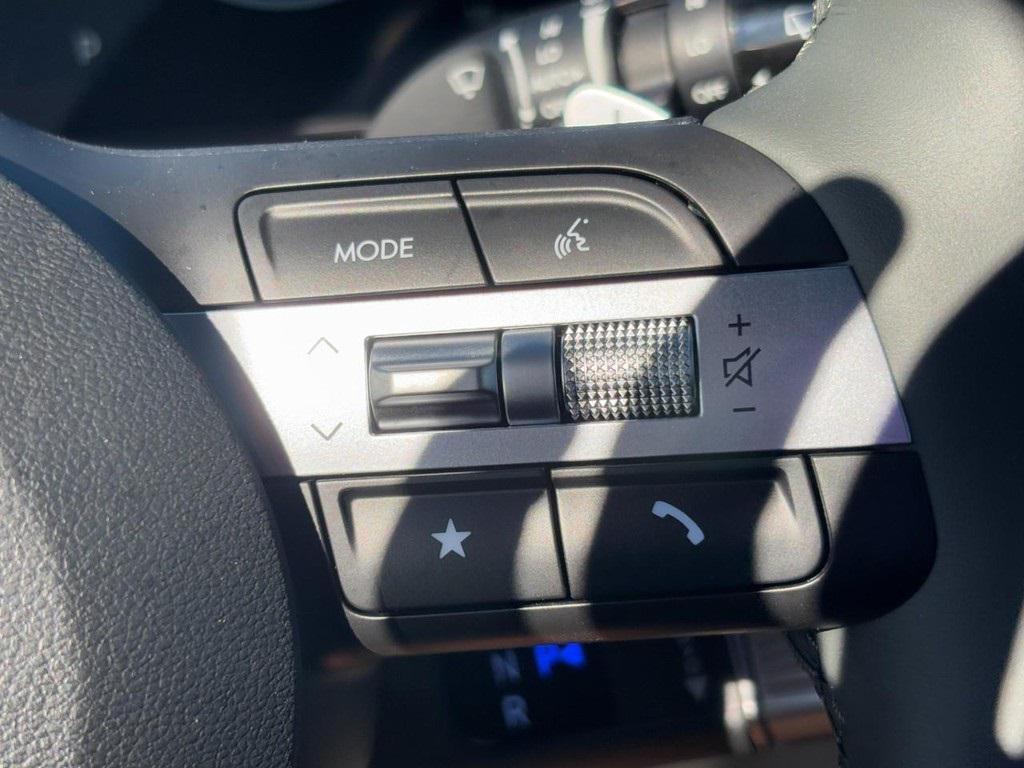 new 2025 Hyundai TUCSON Hybrid car, priced at $42,818